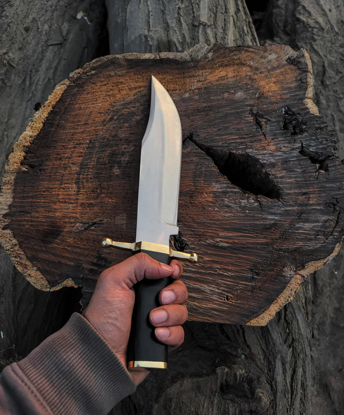 Custom Handmade Vintage Bowie Knife: Smithsonian Replica in D2 Steel with Buffalo Horn Handle - Vortex Blades