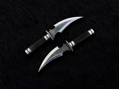 Batman: Under the Red Hood Replica Knives with Leather Sheath - Vortex Blades