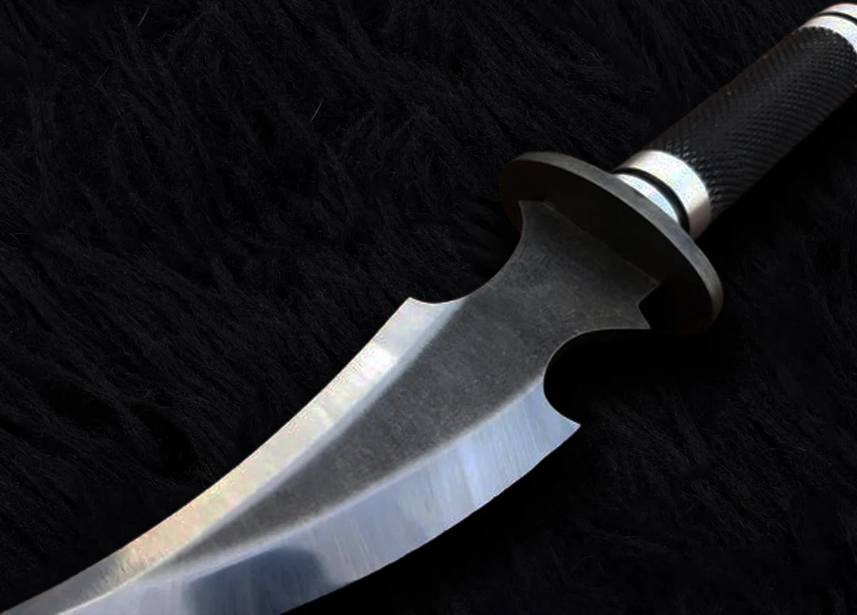 Batman: Under the Red Hood Replica Knives with Leather Sheath - Vortex Blades